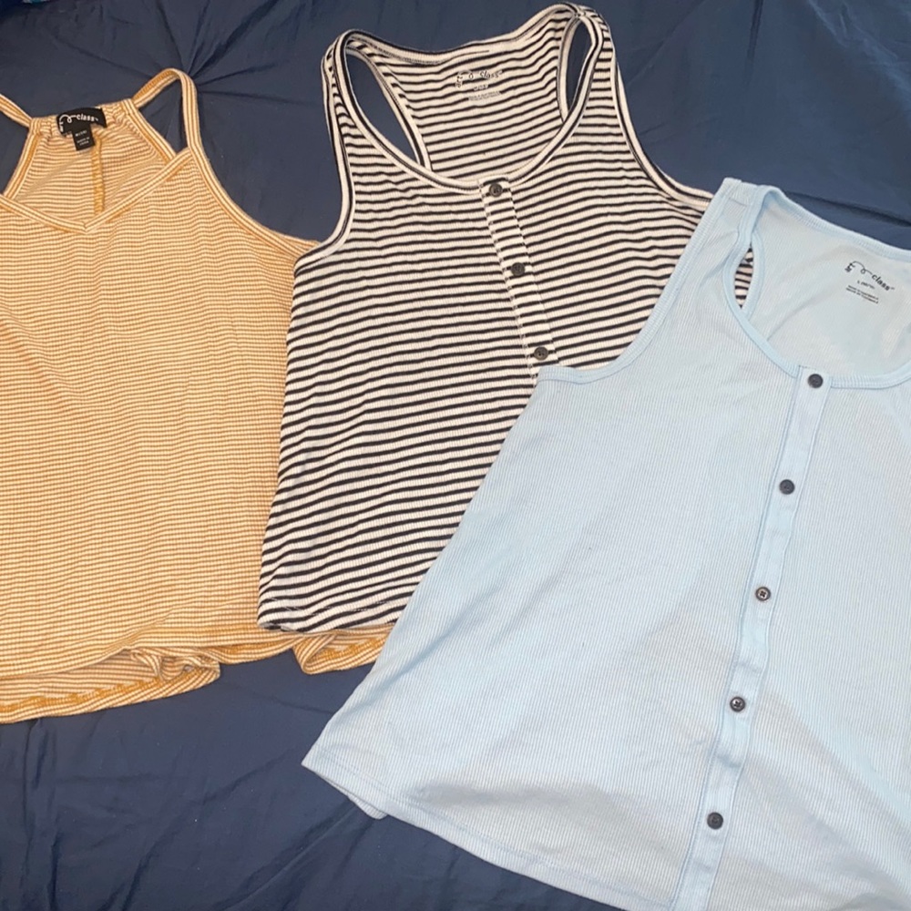 Lot of girls tanks size 7 8 10 12 art class blue black white